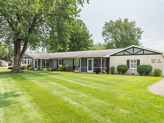 2nd image of 922 Andover Ct SE