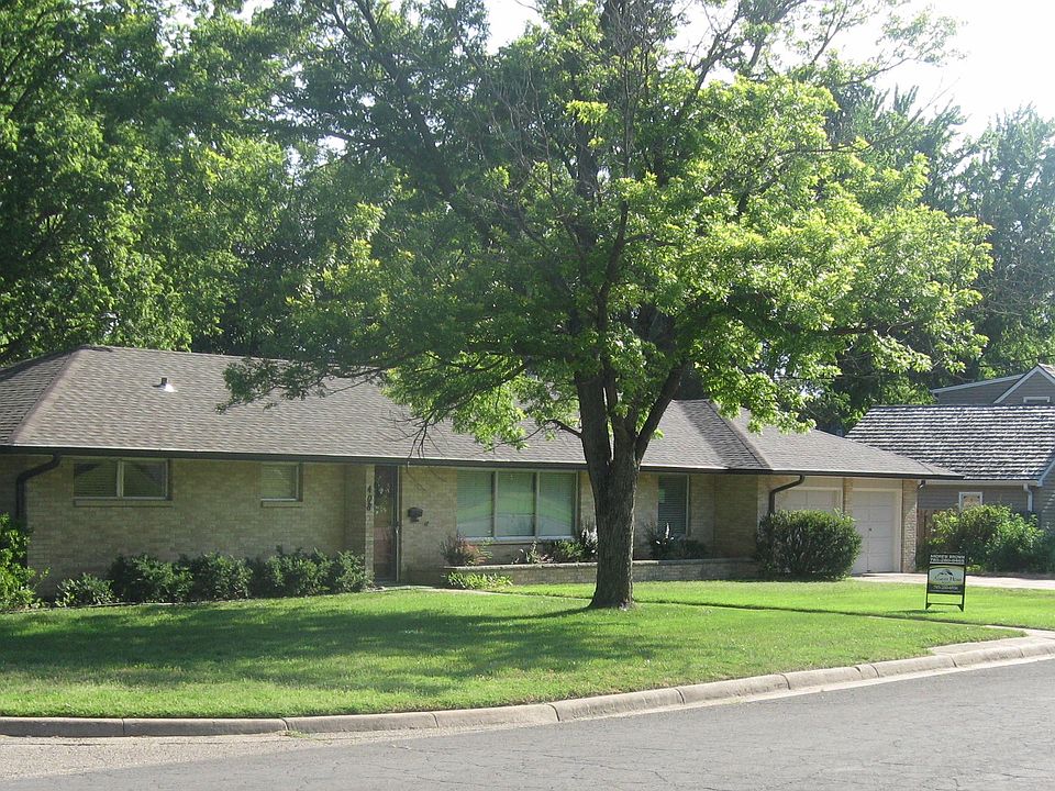1st image of 408 NE 12th St