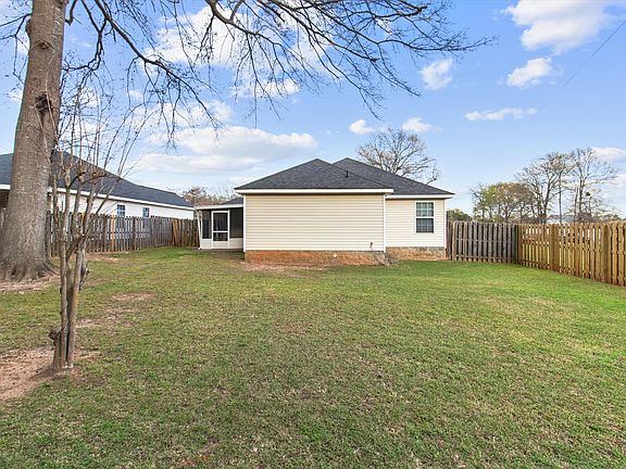 4th image of 226 Redbud Dr