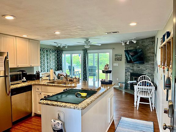 4th image of 160 Sailors Cove Dr Unit 1207