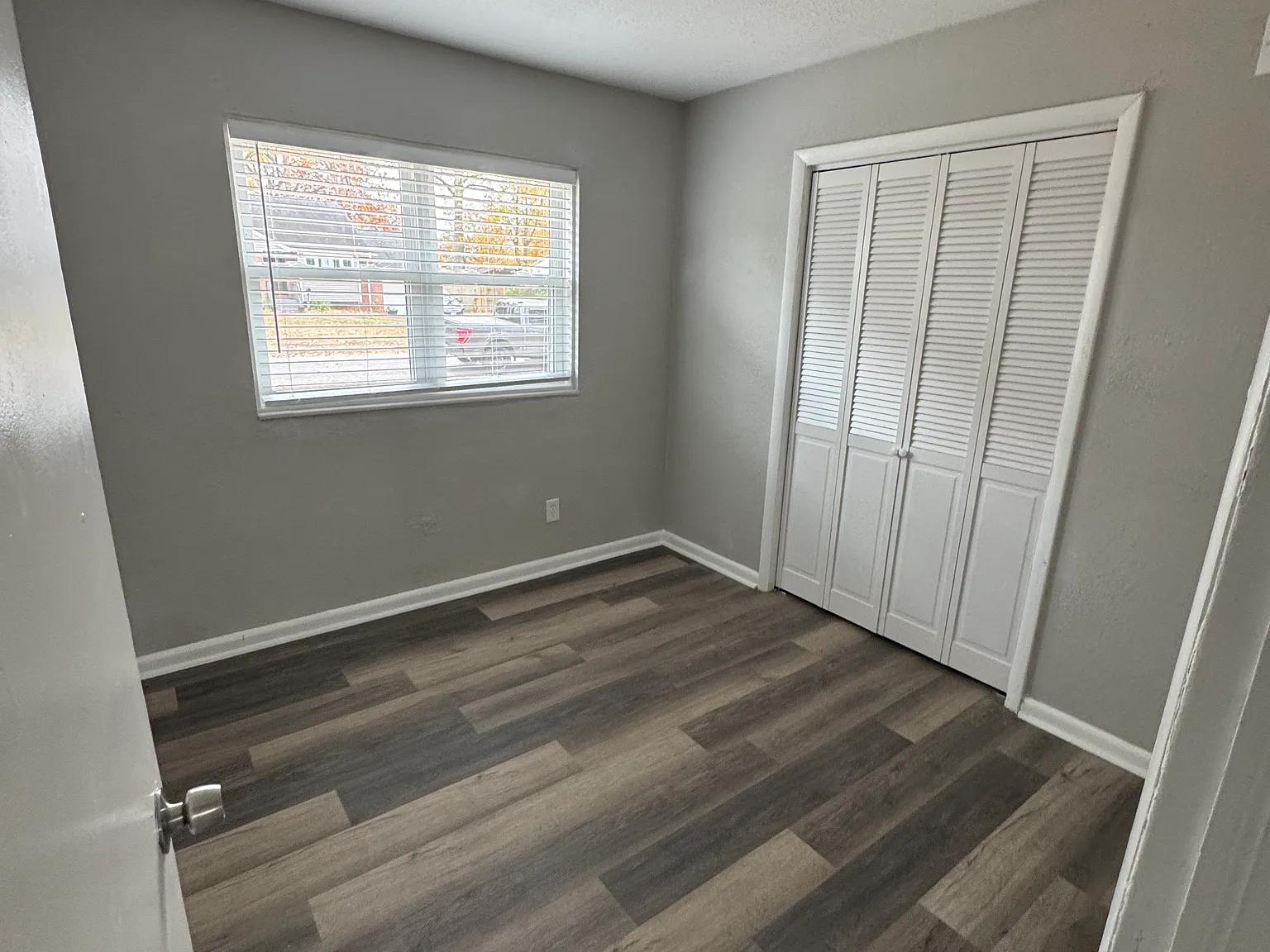 3 bed, 1100 sqft, $1,800 — Photo 2