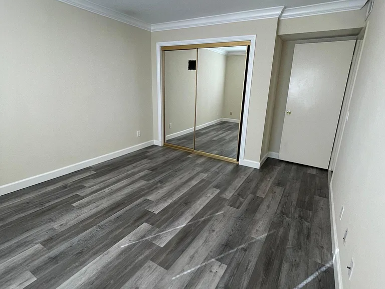 5251 Willowcrest Ave #5 — Photo 11
