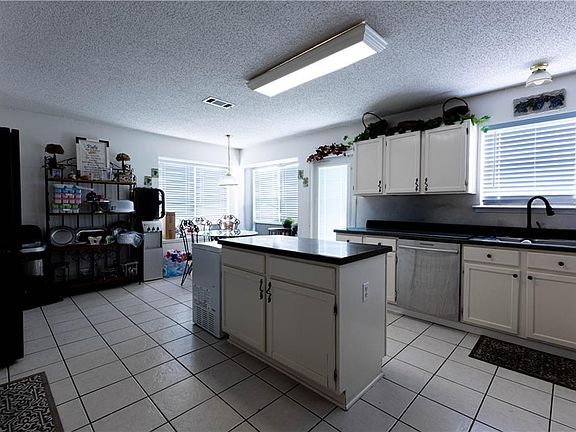 5th image of 2029 N Village Green St