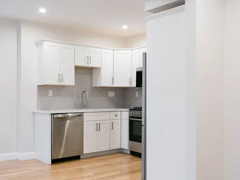 217 W 9th St #2 — Photo 13
