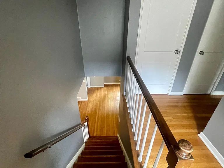 151 Eastmoreland Dr — Photo 13