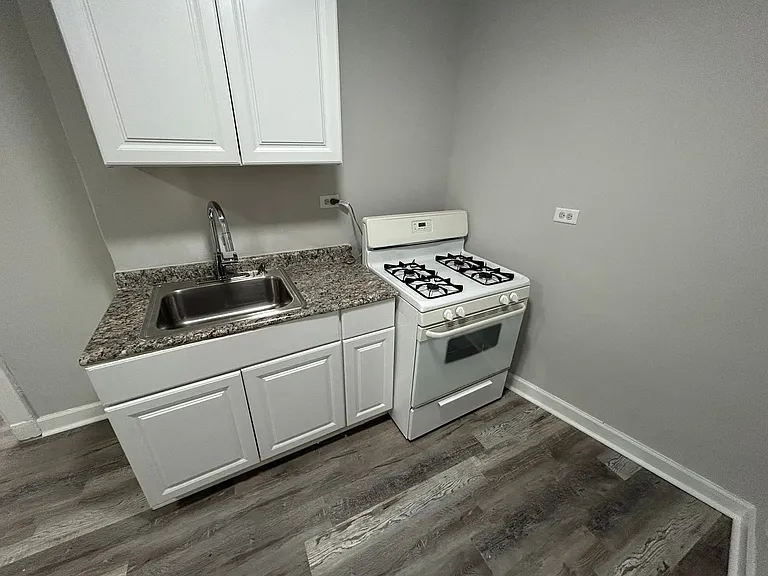 3302 Kenilworth Ave — Photo 1