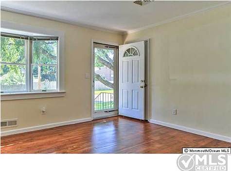 3rd image of 101 Suburban Rd