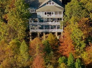 122 Wintergreen Ln, Buck Hill Falls, PA 18323