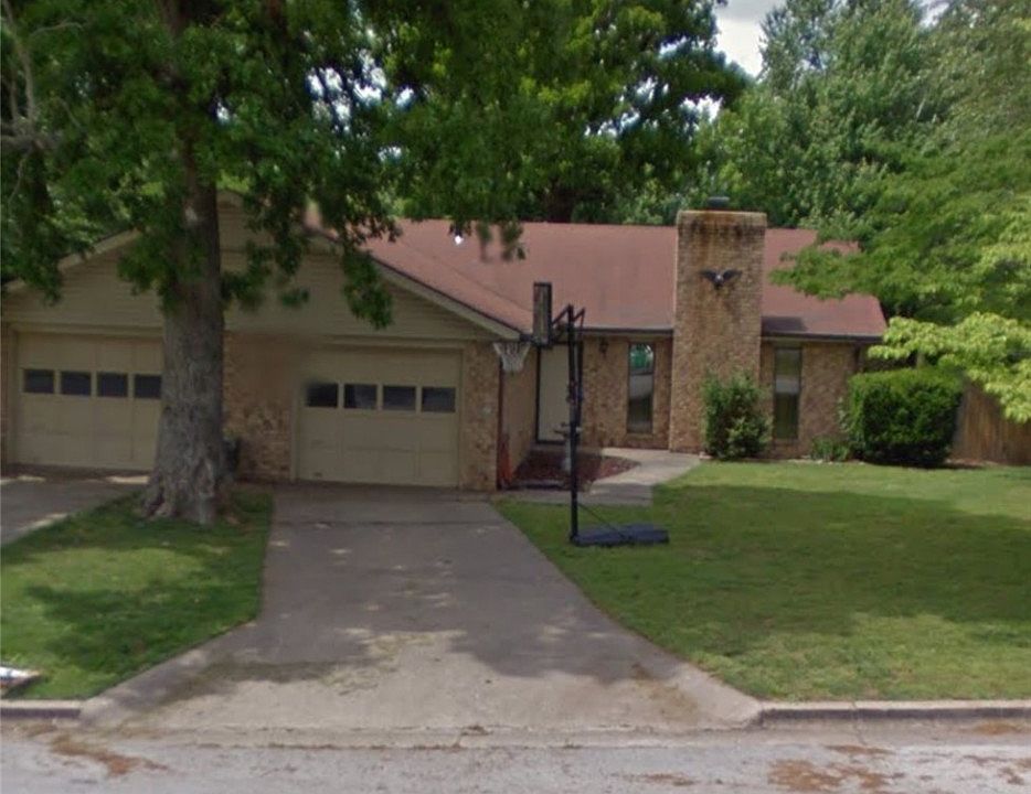 1st image of 702 Kingswood Dr