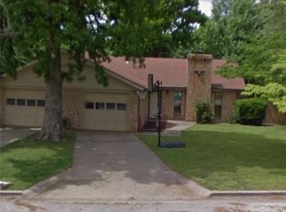702 Kingswood Dr, Rogers, AR 72756