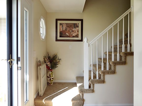 3rd image of 6523 Niagara Cir