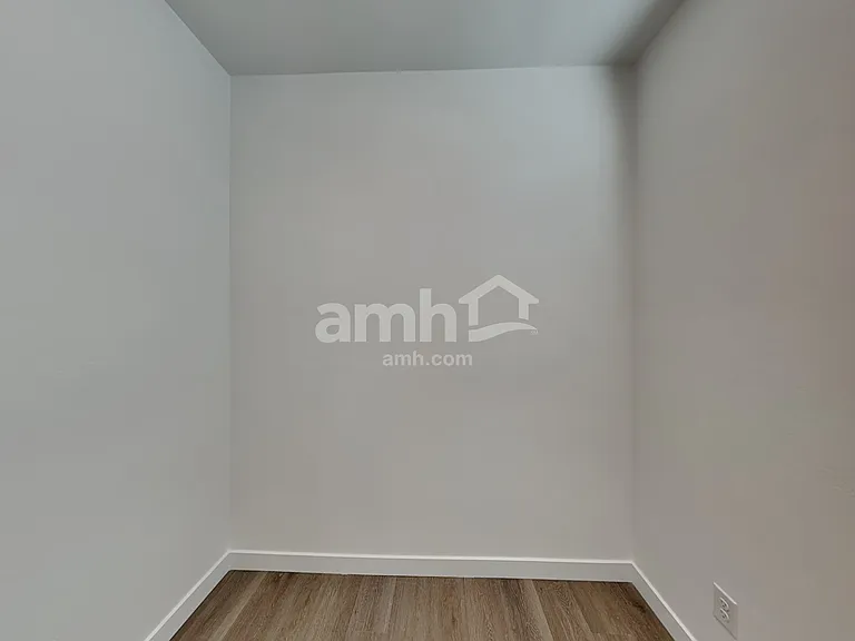 6306 W Calle Bilboa — Photo 6