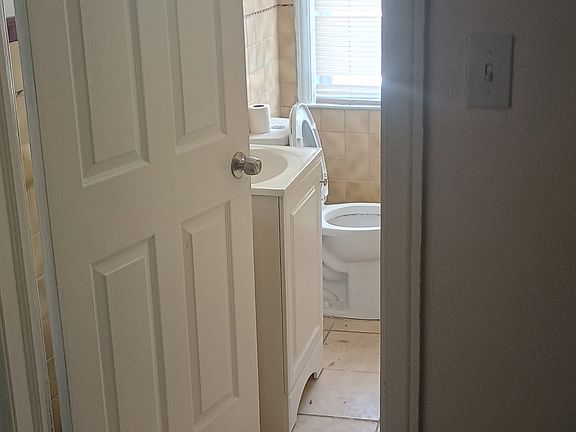 2nd image of 5224 Eastlawn St