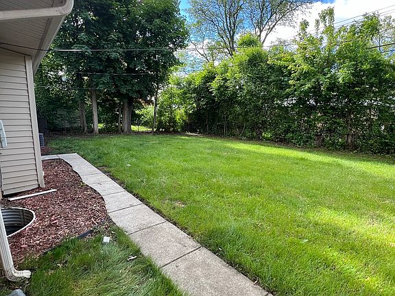 4th image of 15131 Northfield Blvd