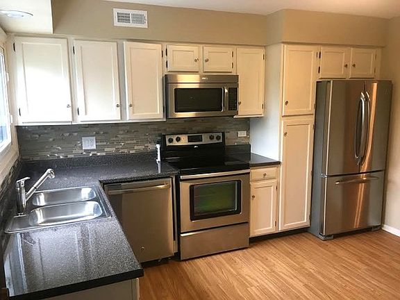 3rd image of 4168 Cove Ln APT F