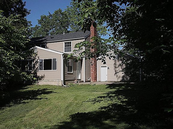 3rd image of 6000 Brewster Dr