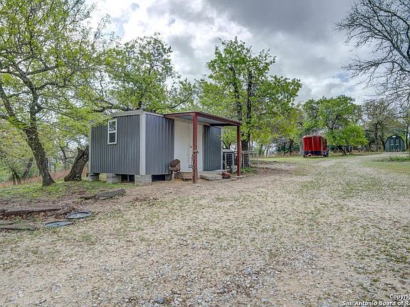 5th image of 140 guadalupe ranch