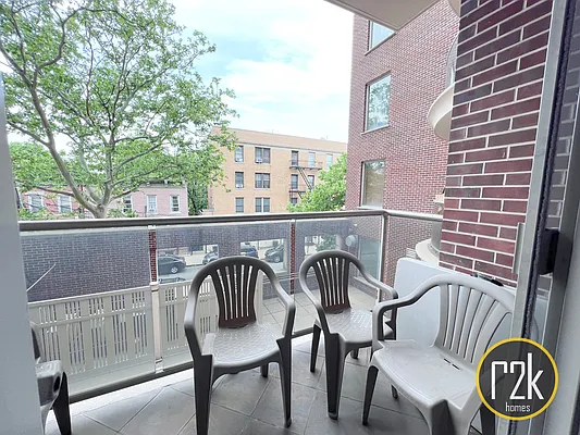 Rented by Realty 2000 Corp | media 8