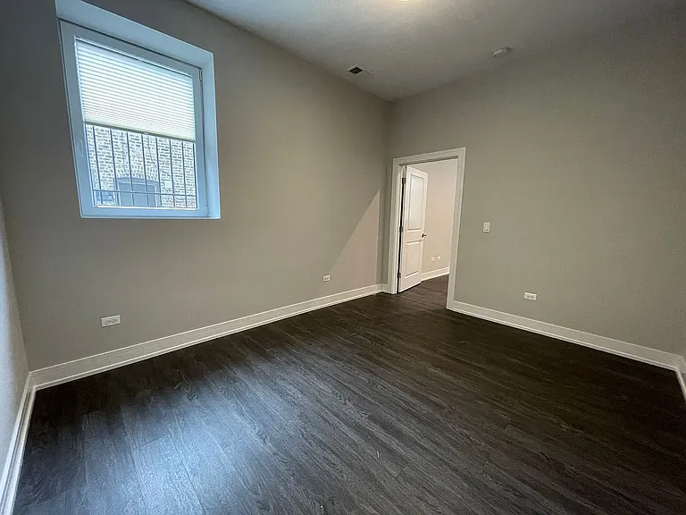 1730 W. Greenleaf Ave — Photo 9