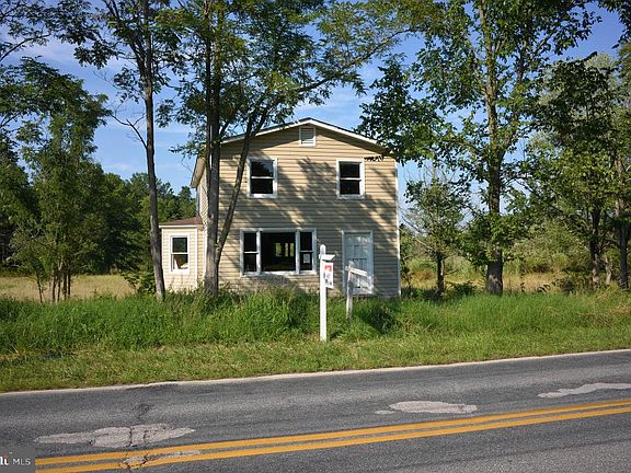 3rd image of 22501 Whites Ferry Rd