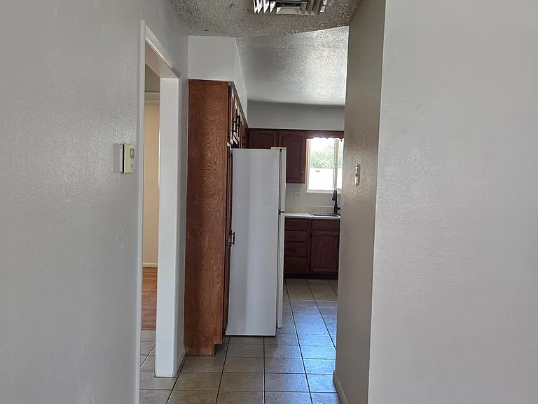 940 Iowa Ave — Photo 4