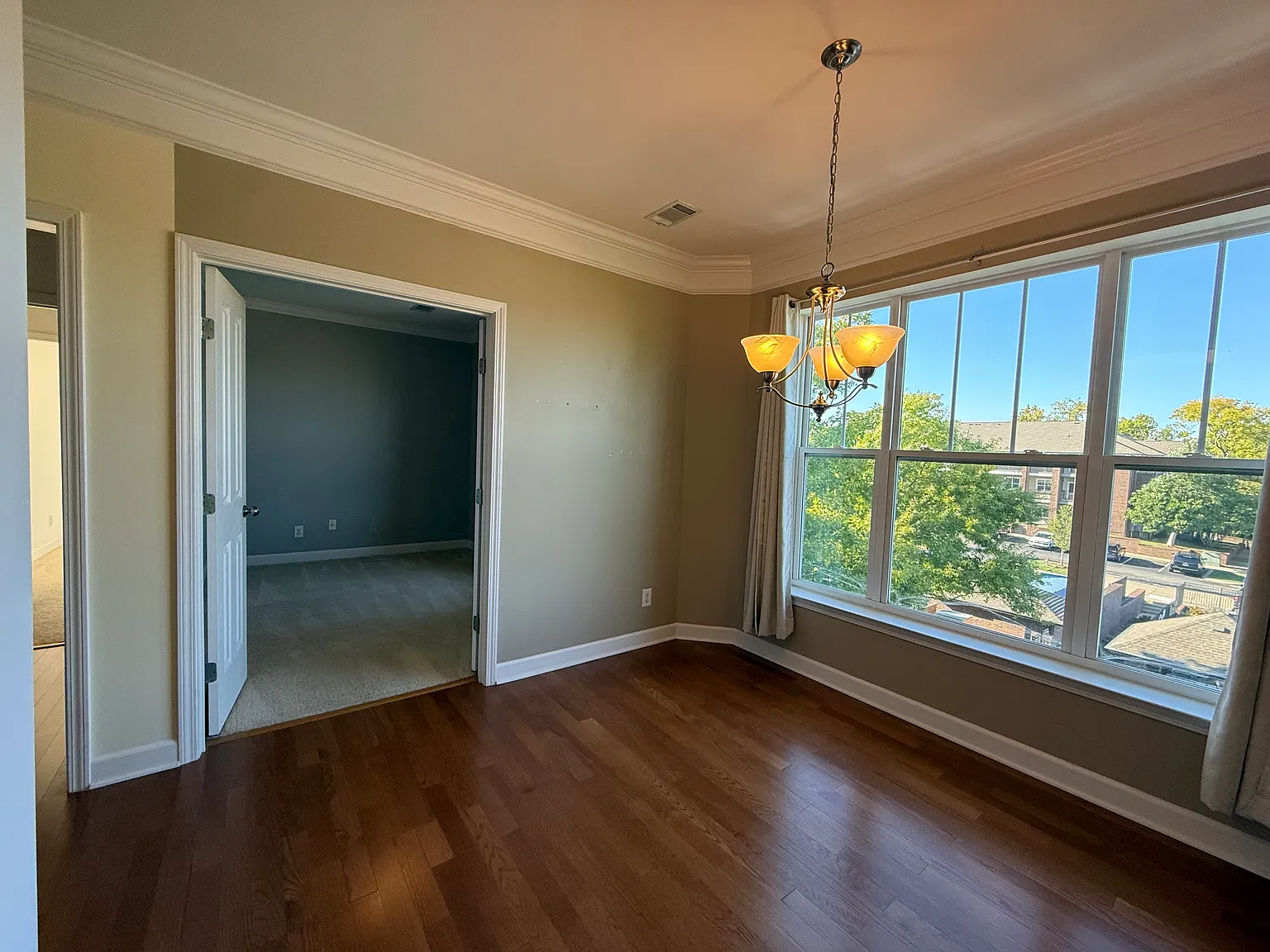 1 bed, 1154 sqft, $1,940 — Photo 4