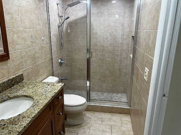 3rd image of 10625 SW 112th Ave APT 215