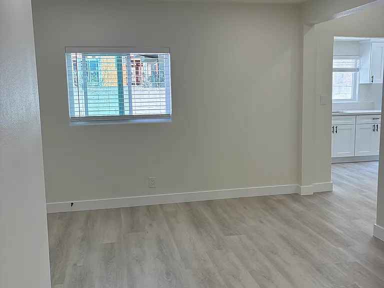 2827 E 6th St — Photo 15