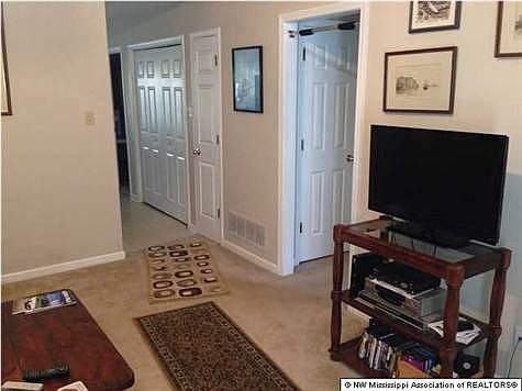 4th image of 5815 Garden Walk E