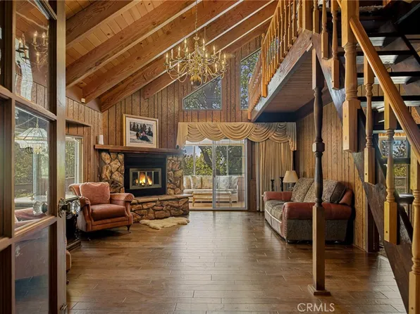 1295 Aleutian Dr, Lake Arrowhead, CA 92352