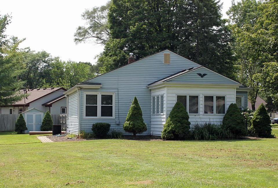 1st image of 34523 Bridgeman St