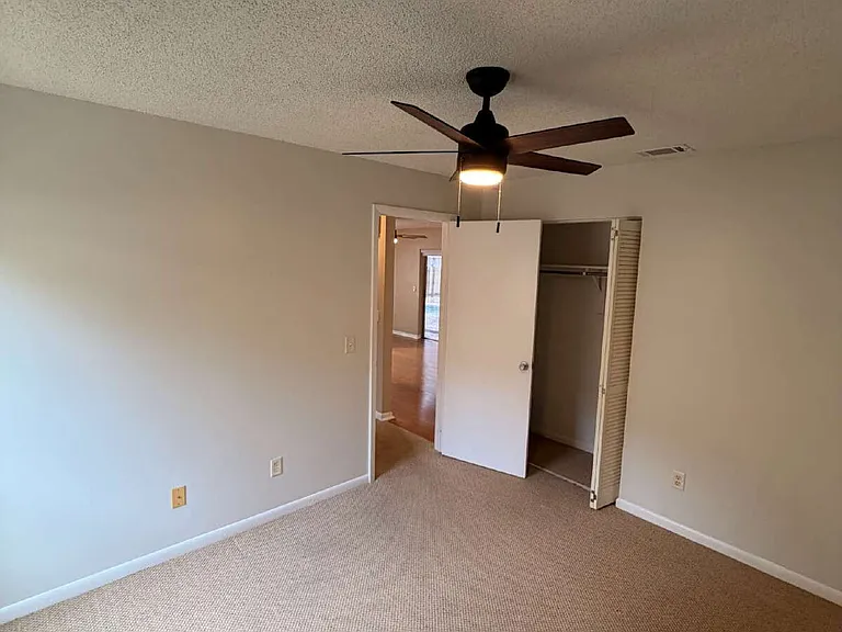 14001 Dominion Ct — Photo 26