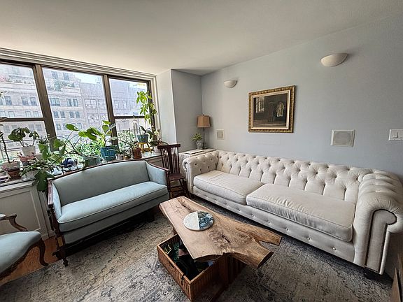 3rd image of 301 E 79th St APT 5C