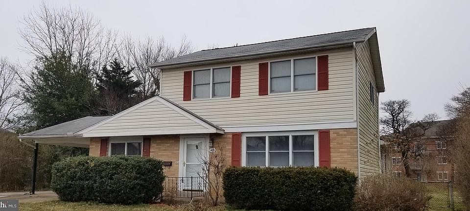 2nd image of 409 Alder Rd