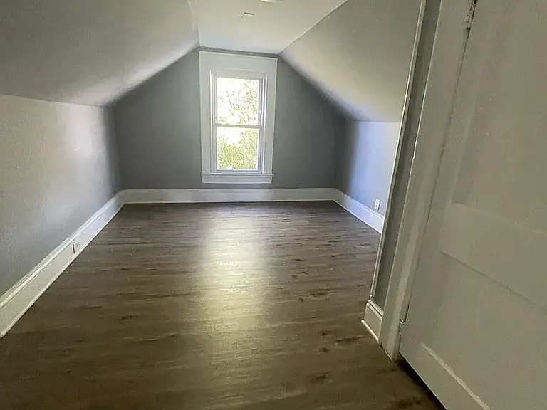559 Grove St #6D — Photo 3