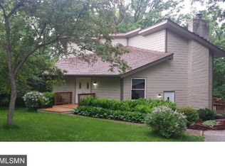 882 Lakewood Hills Rd, Saint Paul, MN 55123