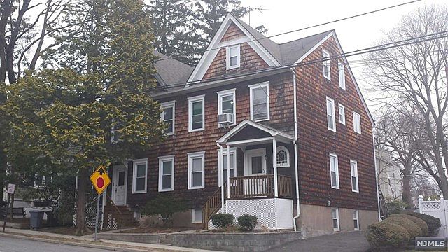 1st image of 84 Rea Ave