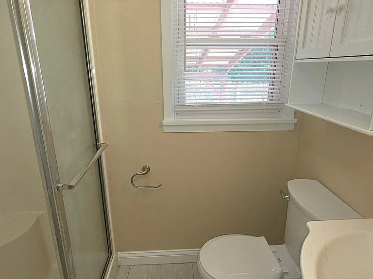 512 W Normal St — Photo 7