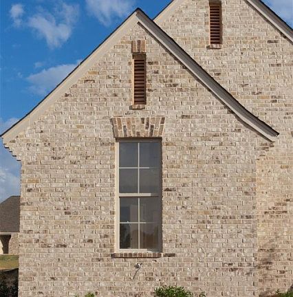 2nd image of 139 Sweetbriar Dr