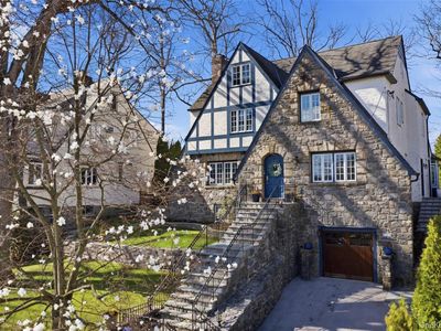 42 Mulberry Lane, New Rochelle, NY, 10804