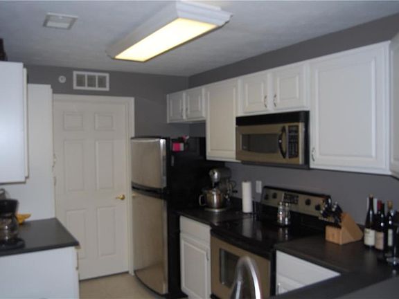 2nd image of 3091 Westminster Dr APT 102