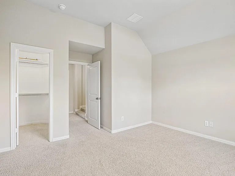 1828 Houghton Dr — Photo 5