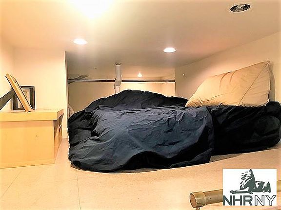 3rd image of 315 W 14th St APT 4C