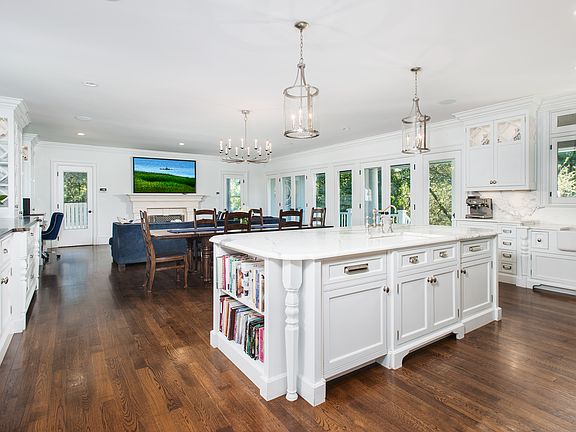 600 Oenoke Ridge