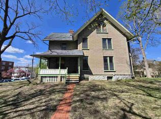802 E Washington St, Iowa City, IA 52240