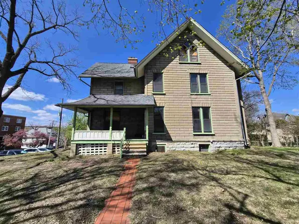 802 E Washington St, Iowa City, IA 52240