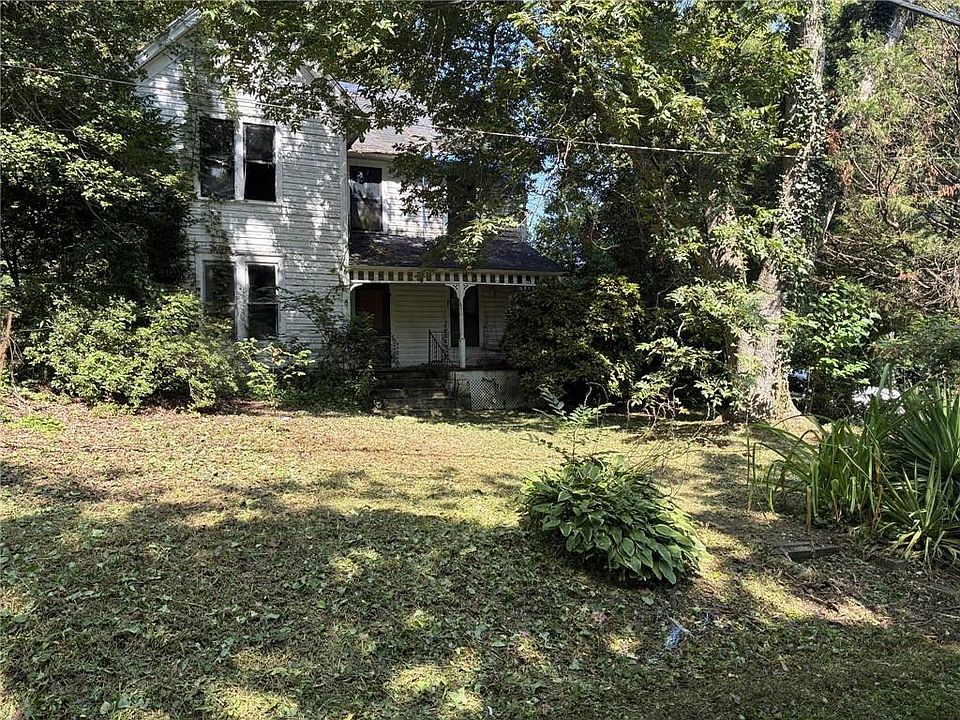 1st image of 330 Monroe St