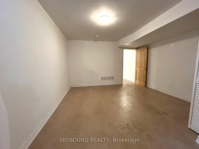 538 Runnymede Rd #BASEMENT — Photo 18