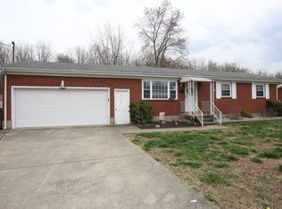 8203 Rocky Gap Rd, Louisville, KY 40214