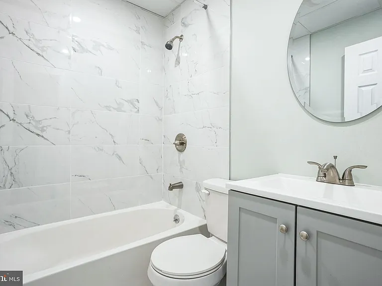 435 N 32nd St #2 — Photo 16